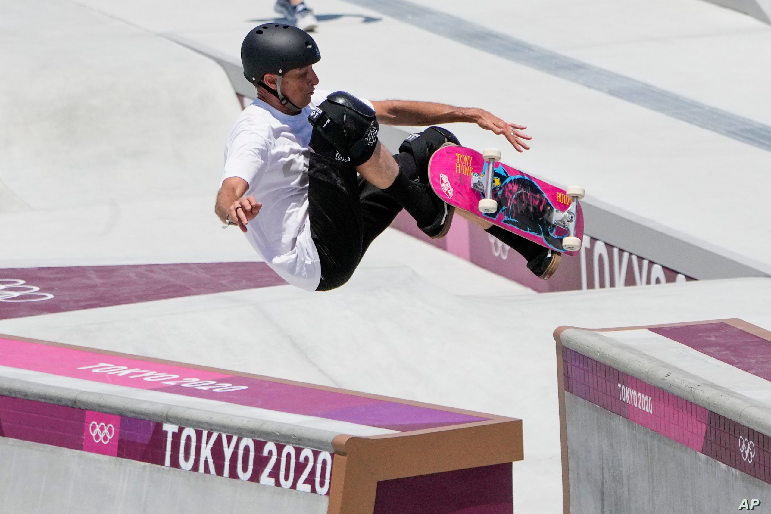 Olympics 2020: Tony Hawk performs at Tokyo's skateboard park Esquire Middle East – The Best Men's