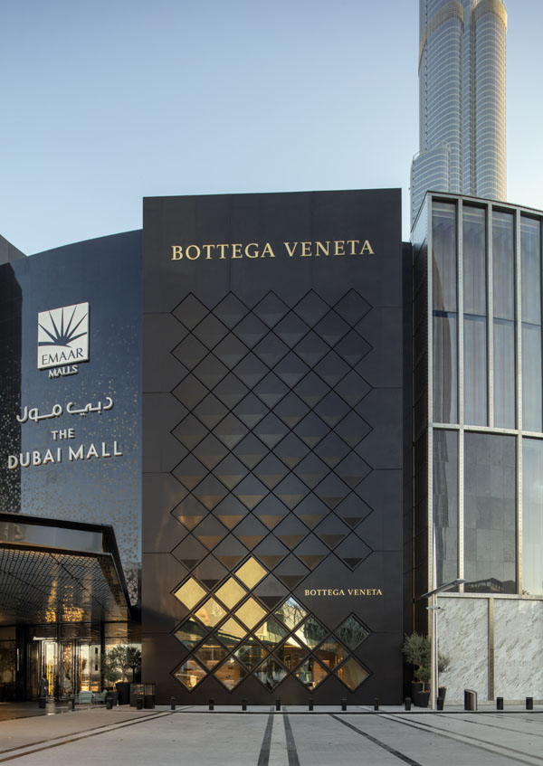 Louis Vuitton opens cool new pop-up store at Dubai Mall  Esquire Middle  East – The Region's Best Men's Magazine