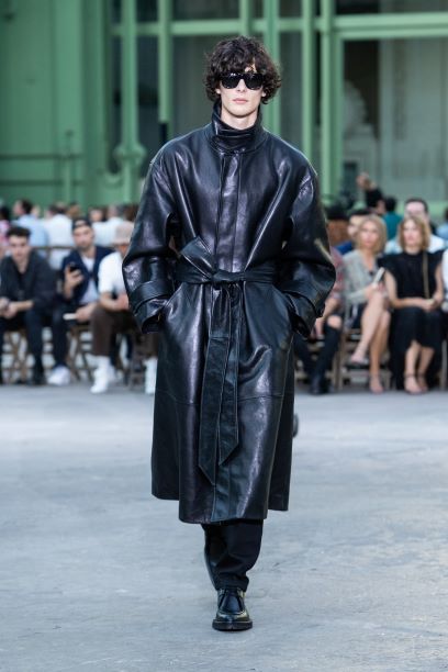 AMI Paris reveals minimal sharp tailoring for SS20 | Esquire Middle ...