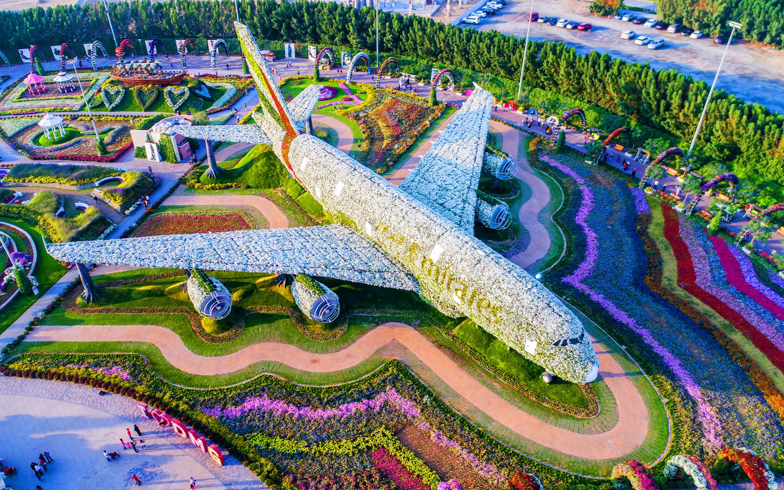 Dubai Miracle Garden Re Opens With 150 Million Flowers Esquire Middle East