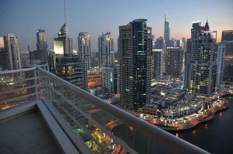 Dubai deports group over nude balcony shoot - BBC News