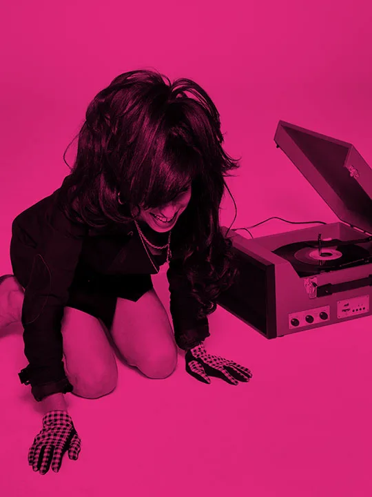 Bryan-Adams-Amy-Winehouse-Spinning-records-London-2010
