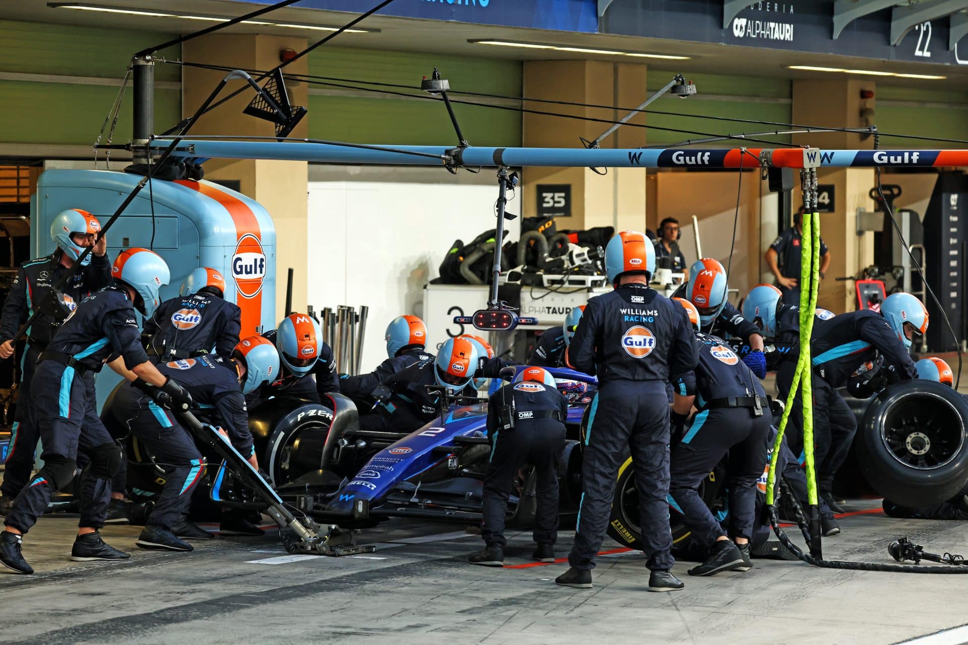 WilliamsF1 115085 HiRes pit stop scaled